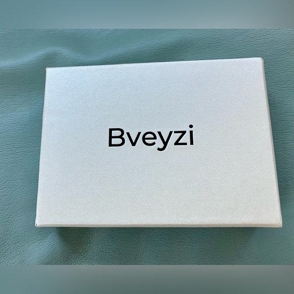 NWT Teal RFID Blocking Wallet - Picture 3 of 7